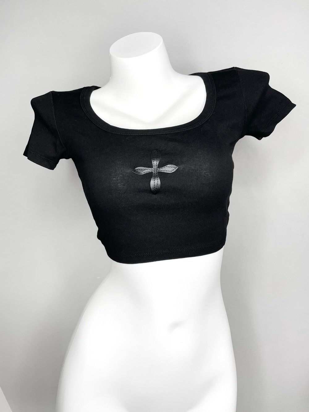 Y2K Black Scoop Neck Baby Tee